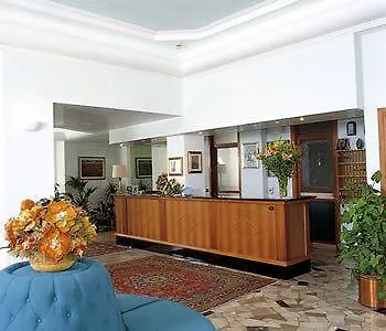 Hotel London Τζεσόλο Λίντο 3*,