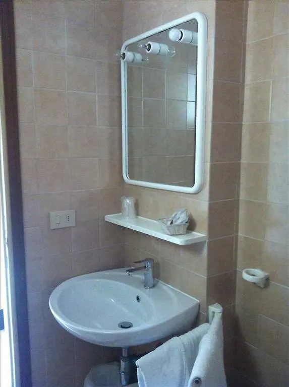 Hotel London Τζεσόλο Λίντο