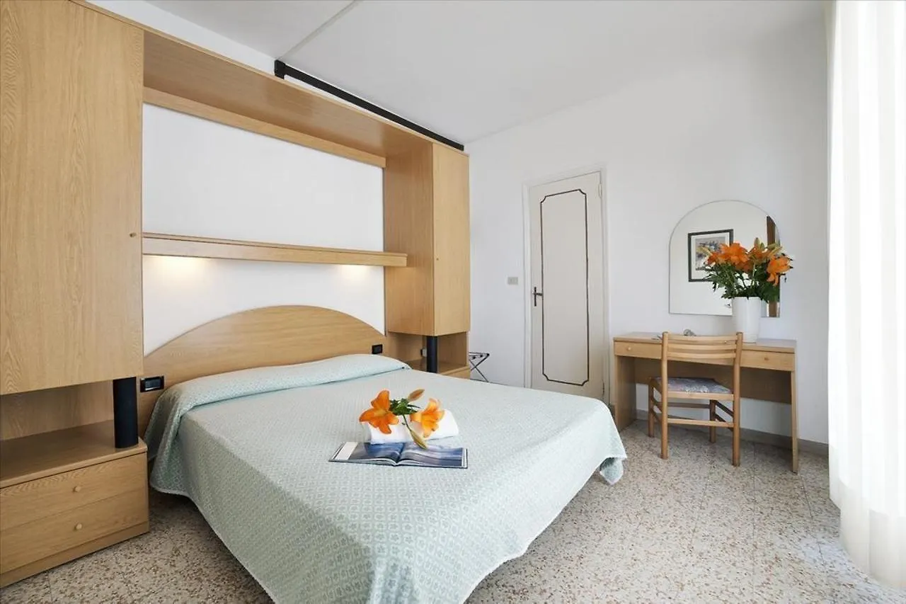 Hotel London Lido di Jesolo 3*,  Italia