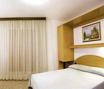 Hotel London Lido di Jesolo 3*,